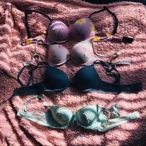 4 VS PINK push-up bras